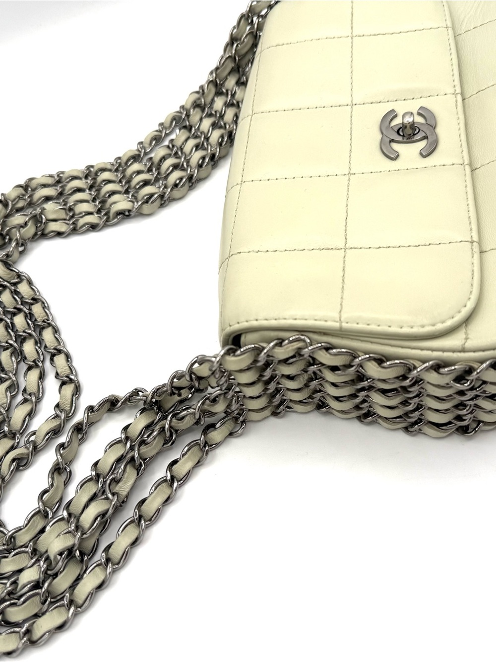 CHANEL Off White Quilted 5 Chain Leather Flap Bag - Picture 5 of 16